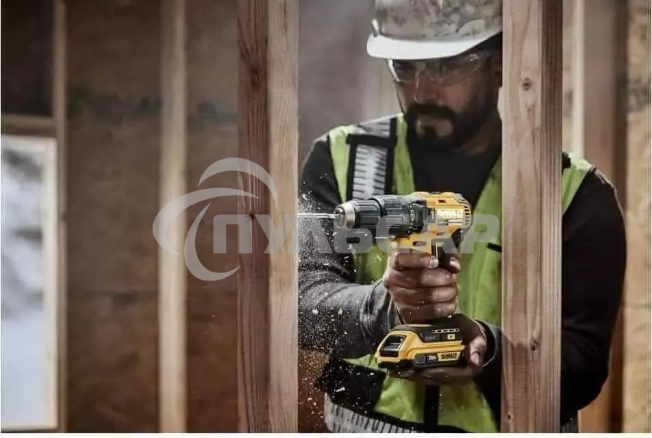 Дрель-шуруповерт DeWalt DCD778M2T-QW, Аккумуляторная, 18В, 2 АКБ, Кейс