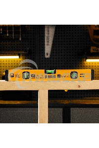 Уровень алюминиевый Denzel магнит., фрезерованный, 3 глазка (1 зеркал.), 0,5 мм/м, 400 мм