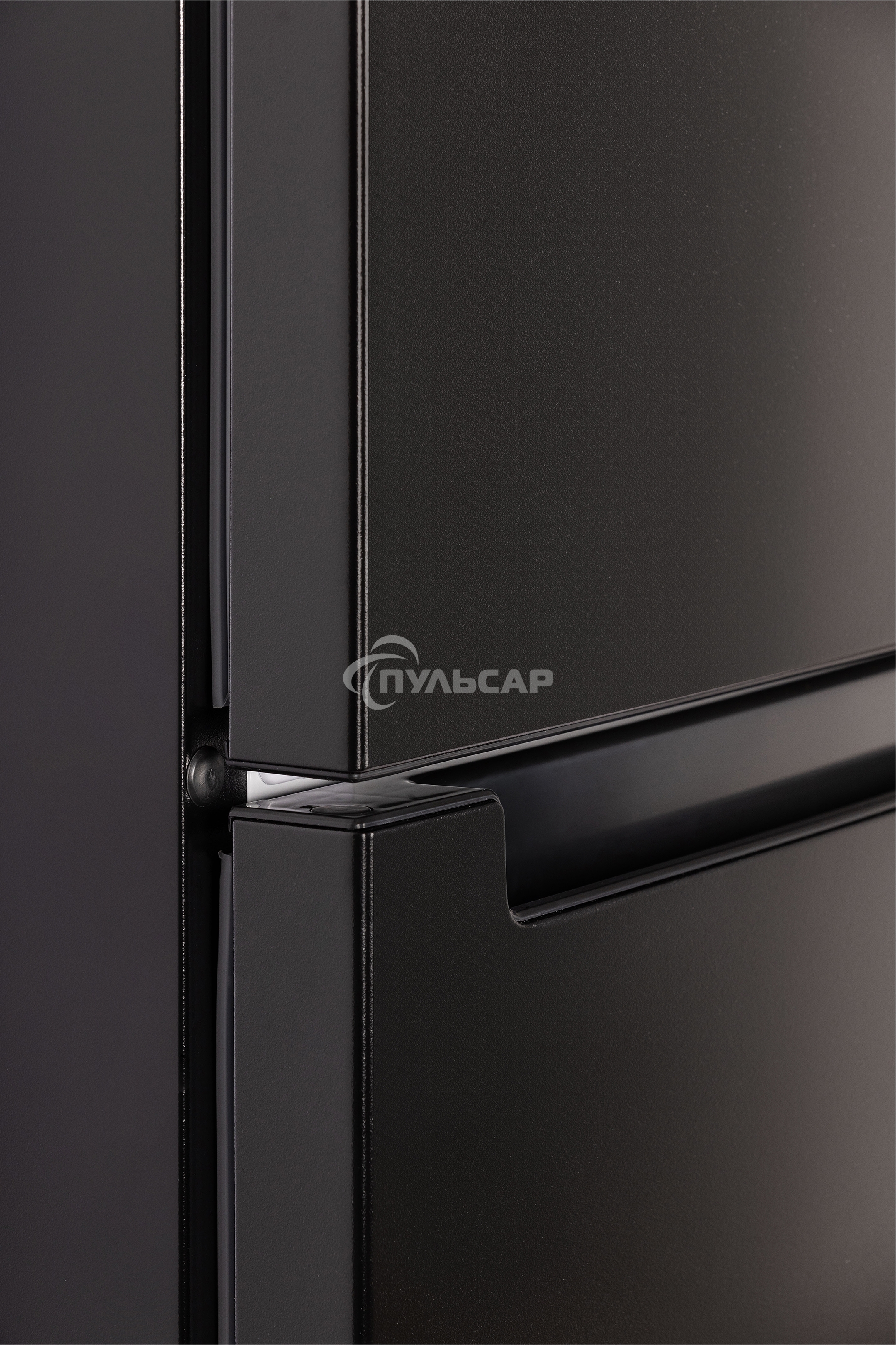 Холодильник Nordfrost NRB 132 B черный двухкамерный 205/100 л морозилка снизу, капельная система