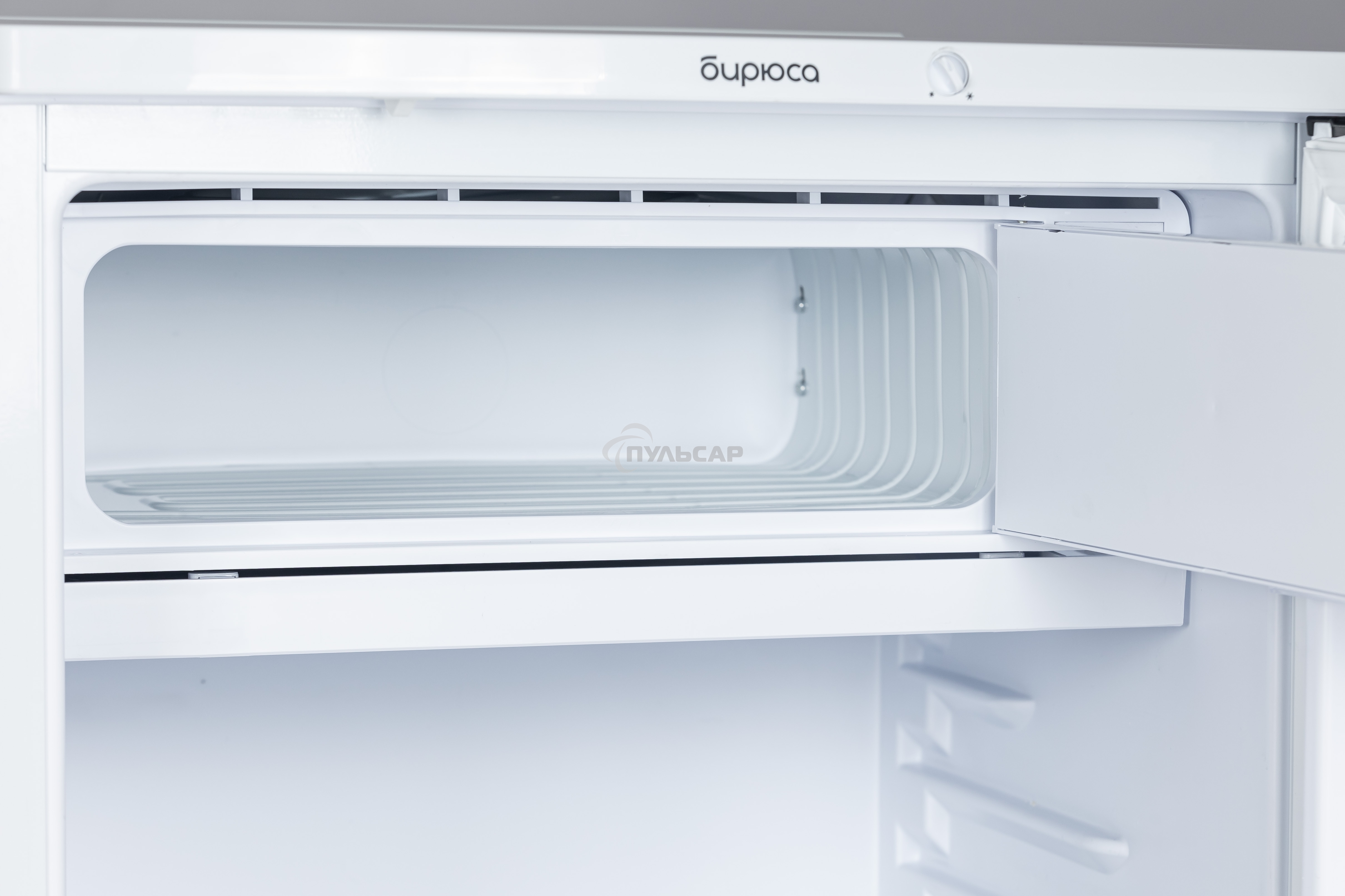 Холодильник Бирюса 508 белый однокамерный 116/34л морозилка сверху
