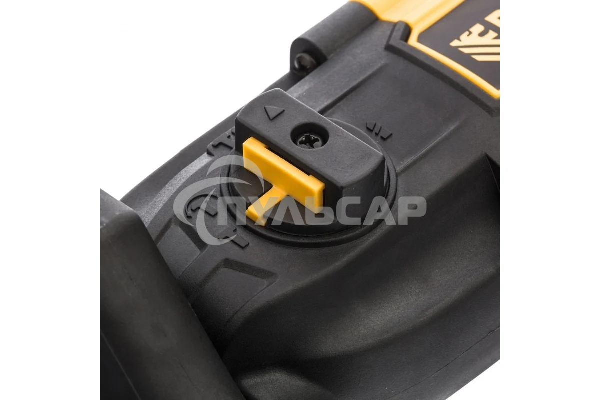 Перфоратор электрический Denzel RH-650-18 SDS-plus 650 Вт 20 Дж 3 плюс 1 реж 26603