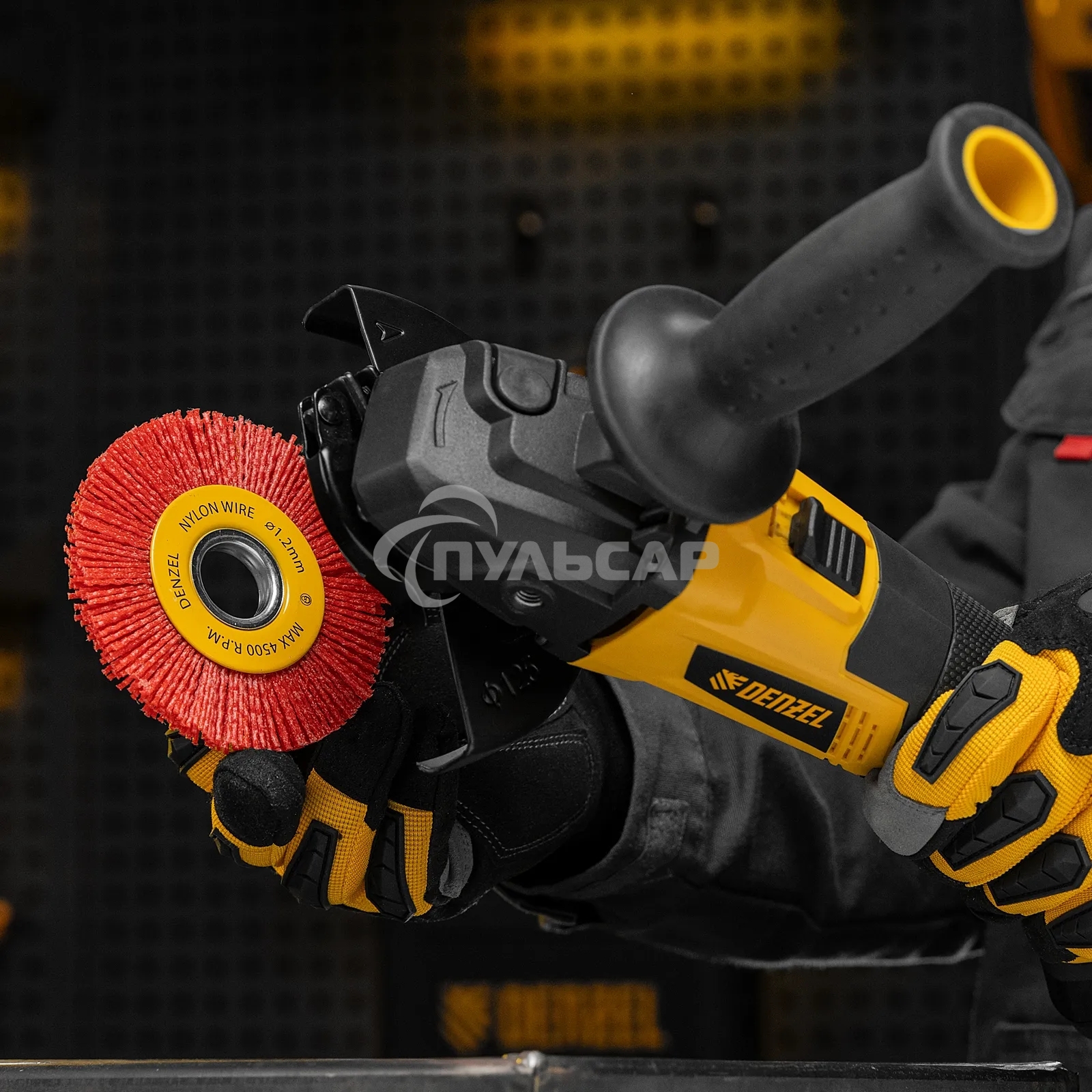 Щетка для УШМ Denzel 100 мм, плоская, нейлоновая щетина, посадка 22,2 мм