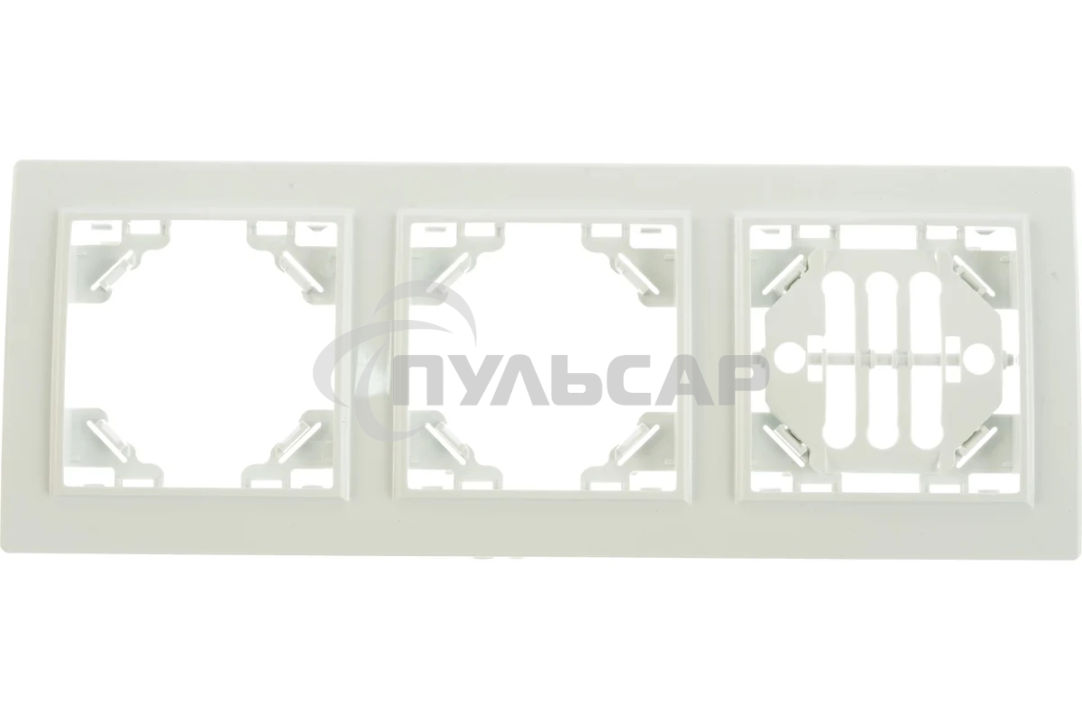 Рамка 3-местная Минск горизонтальная белая EKF Basic
