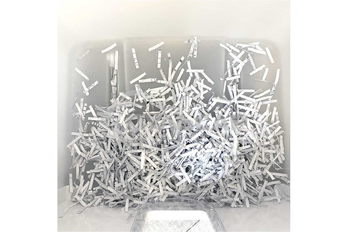 Шредер Office Kit S210N 3,9x38 белый (секр.P-4) фрагменты 16лист. 35лтр. скрепки скобы пл.карты CD