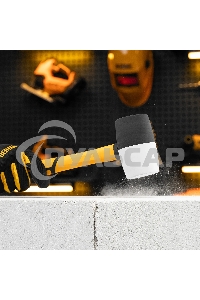 Киянка резиновая Denzel 680 г, черно-белая, фибергласовая рукоятка c TPR покрытием