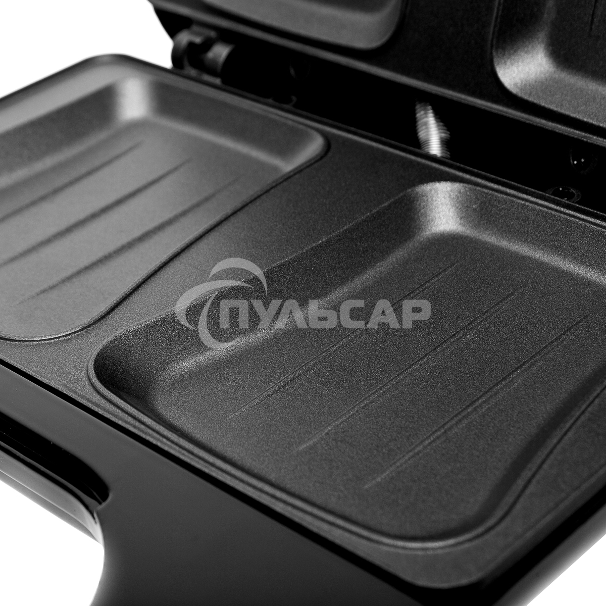 Сэндвичница BRAYER BR2203BK 750 Вт, черный