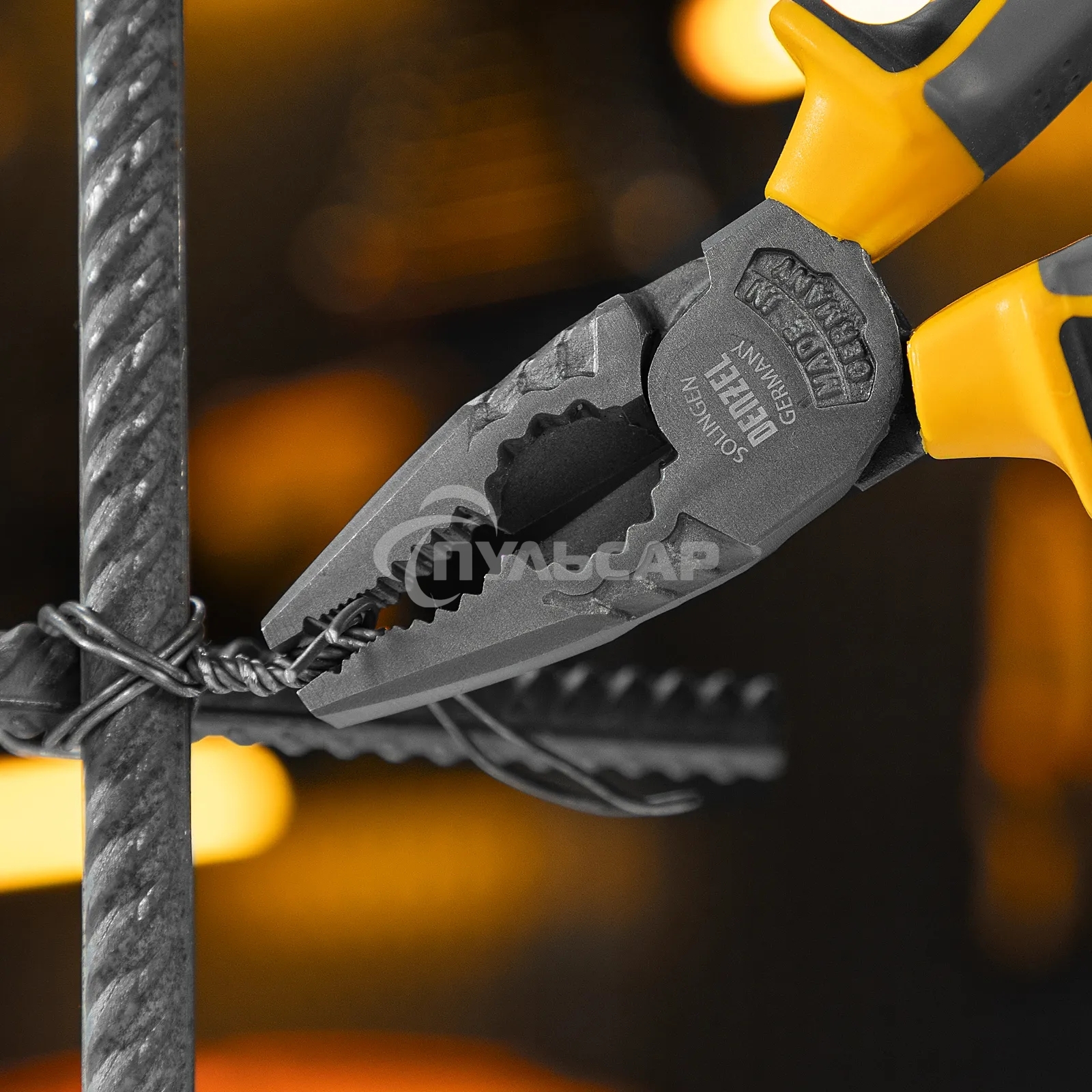 Плоскогубцы комбинированные Denzel 205 мм, трехкомпонентные рукоятки