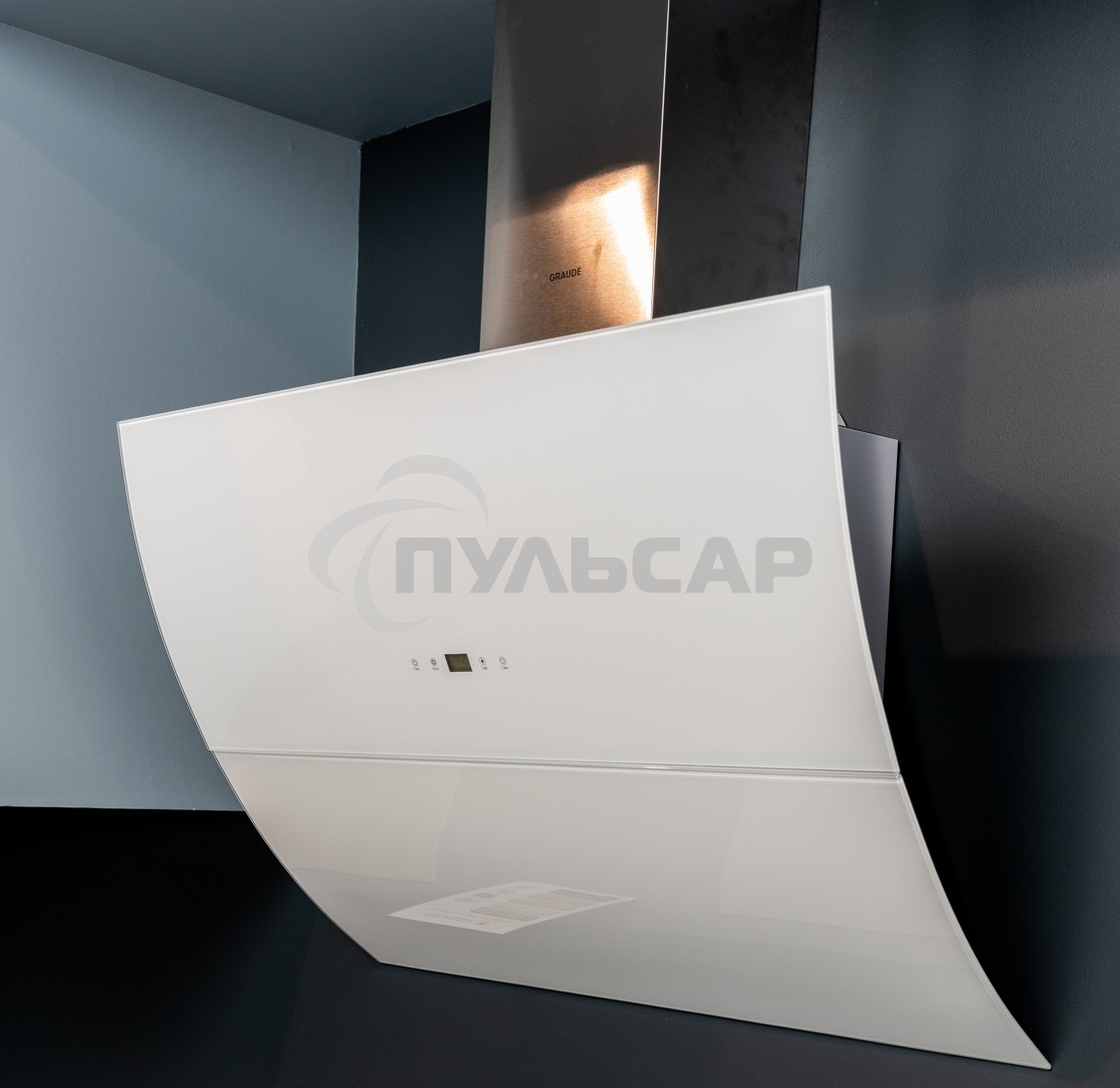 Вытяжка наклонная Graude DH 90.3 WE белое стекло/нержавеющая сталь, 90 см, 700 куб. м/ч, 70 дБ