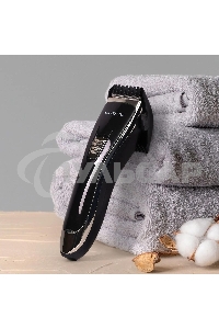 Набор для стрижки Galaxy Line GL 4165, черный, 3 Вт, время непрерывной работы до 1,5 ч, время зарядки около 2 часов, аккум. Li-Ion 3,7 В, емкость аккум. 600 мА*ч, лезвия из нержав. стали, ширина лезвия 40 мм, 2 насадки-расчески (3 и 6 мм, 9 и 12 мм), USB 