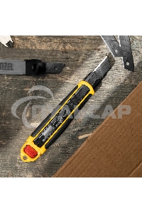 Нож Denzel 18 мм, сменное лезвие, SK4, корпус из ABS + TPR, торцевой зажим