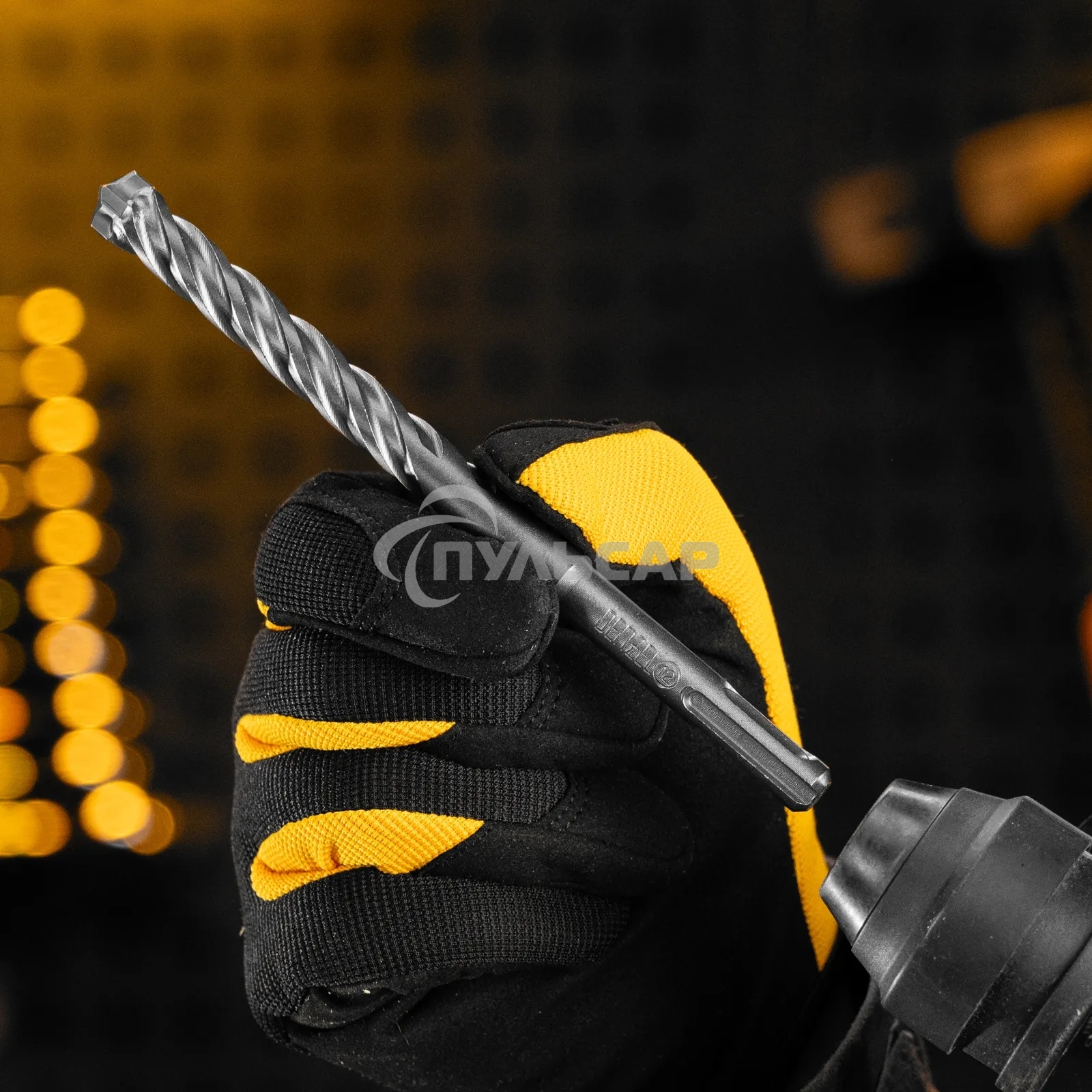 Бур по бетону Denzel цельная крестовая пластина, 12x165 мм, SDS PLUS