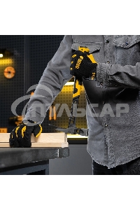 Молоток кровельщика Denzel 600 г, цельнокованый, боек с магнитом, двухкомп. обрезин. рук-ка