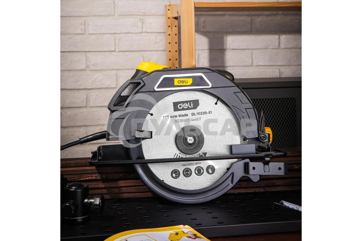 Циркулярная пила Deli DL-YJ235-E1 (2200Вт, 4200об/мин, диаметр диска 235мм)