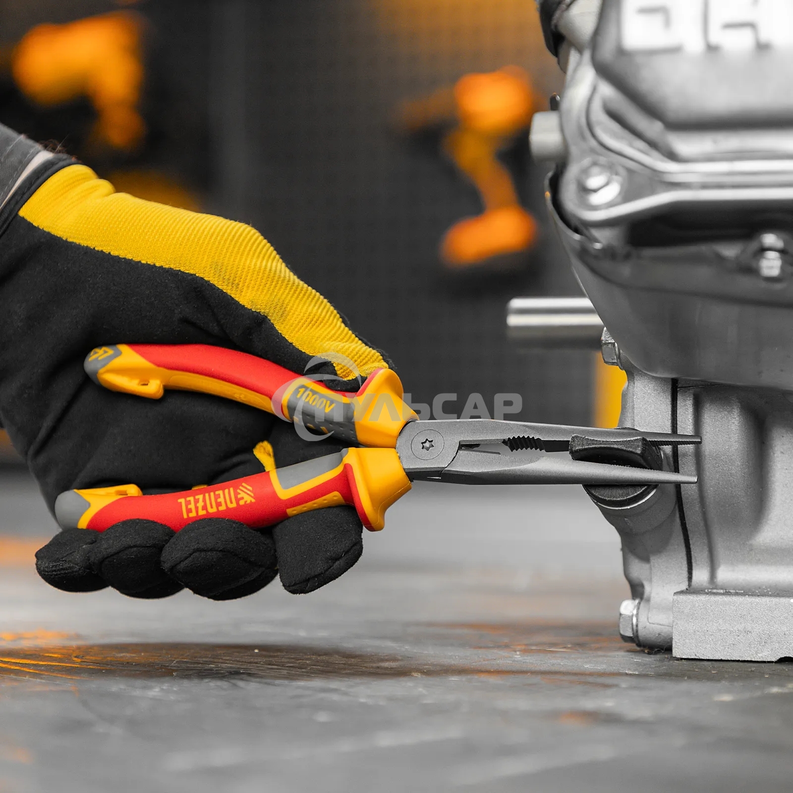 Длинногубцы прямые Denzel диэлектрические рукоятки до 1000 В, трехкомпонентные рукоятки, 205 мм