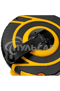 Рулетка геодезическая Denzel 30 м х 15 мм, закрытый корпус, фиберглассовая лента