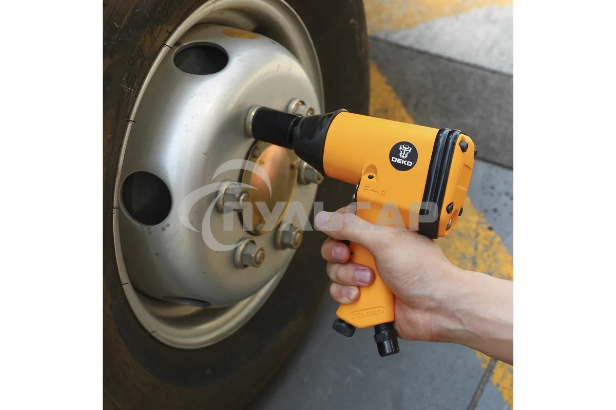 Гайковерт Deko DKPT01 SET 3 142л/мин красный/черный