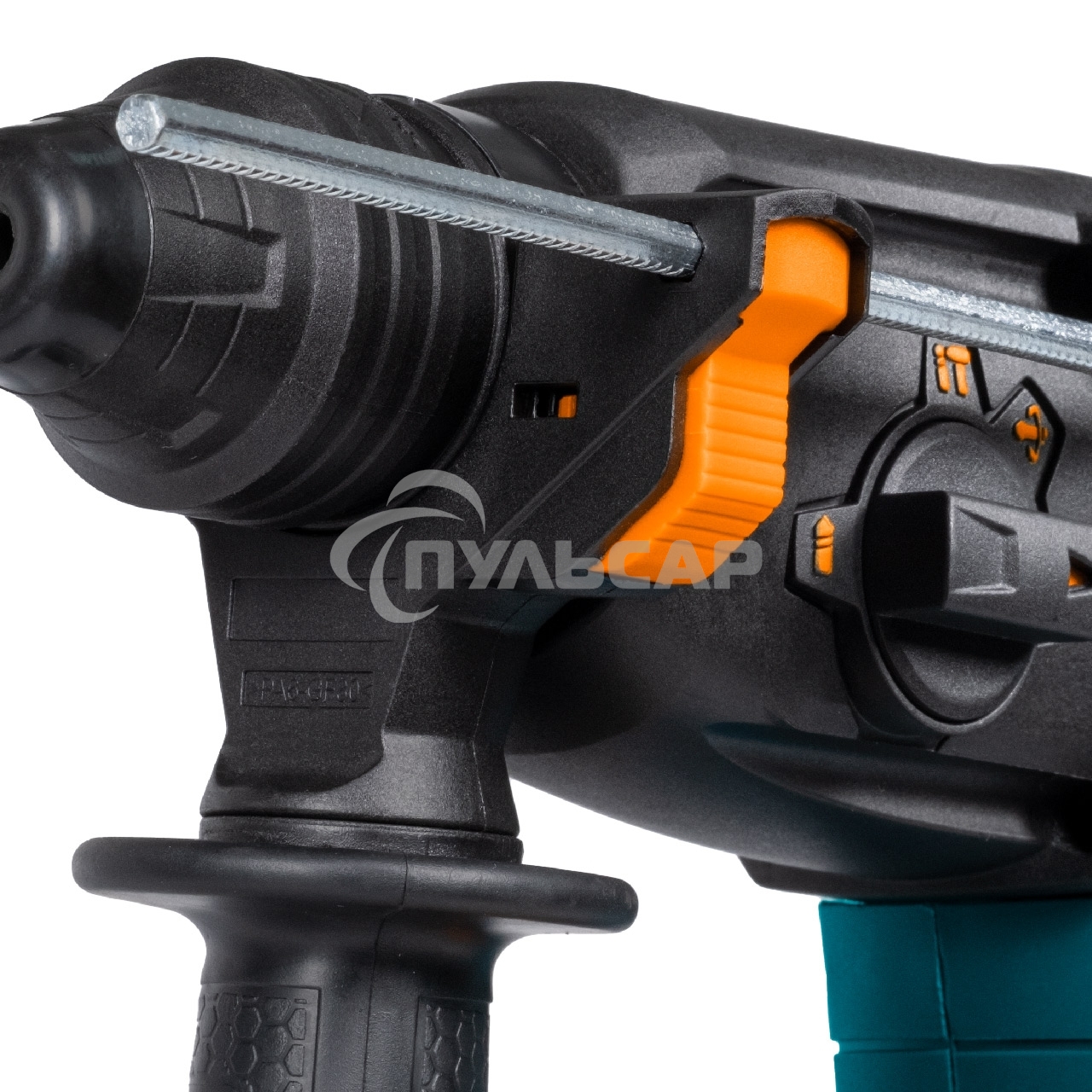 Перфоратор аккумуляторный Bort BHD-20Li-BL (2x4,0А.ч) (93412697) Напряжение аккумуляторной батареи 20 В; Двигатель Бесщеточный двигатель; Энергоемкость аккумуляторной батареи 4 А·ч; Тип аккумуляторной батареи Li-Ion; Скорость холостого хода ...1200 об/мин