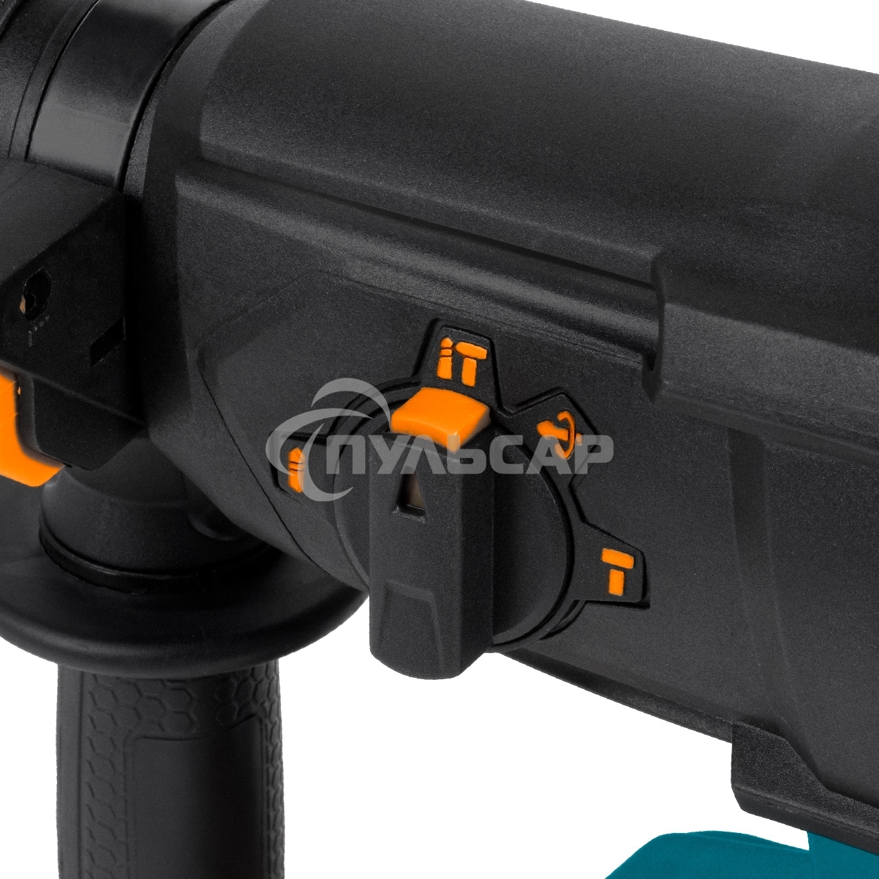 Перфоратор аккумуляторный Bort BHD-20Li-BL (2x4,0А.ч) (93412697) Напряжение аккумуляторной батареи 20 В; Двигатель Бесщеточный двигатель; Энергоемкость аккумуляторной батареи 4 А·ч; Тип аккумуляторной батареи Li-Ion; Скорость холостого хода ...1200 об/мин