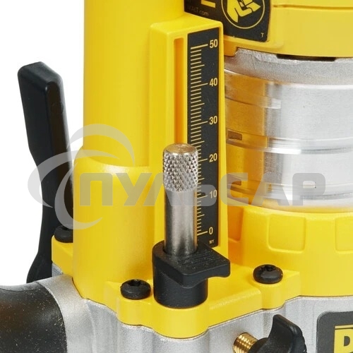 Фрезер DeWalt D26203. 900 Вт,16000-27000 об/мин,ход-55 мм
