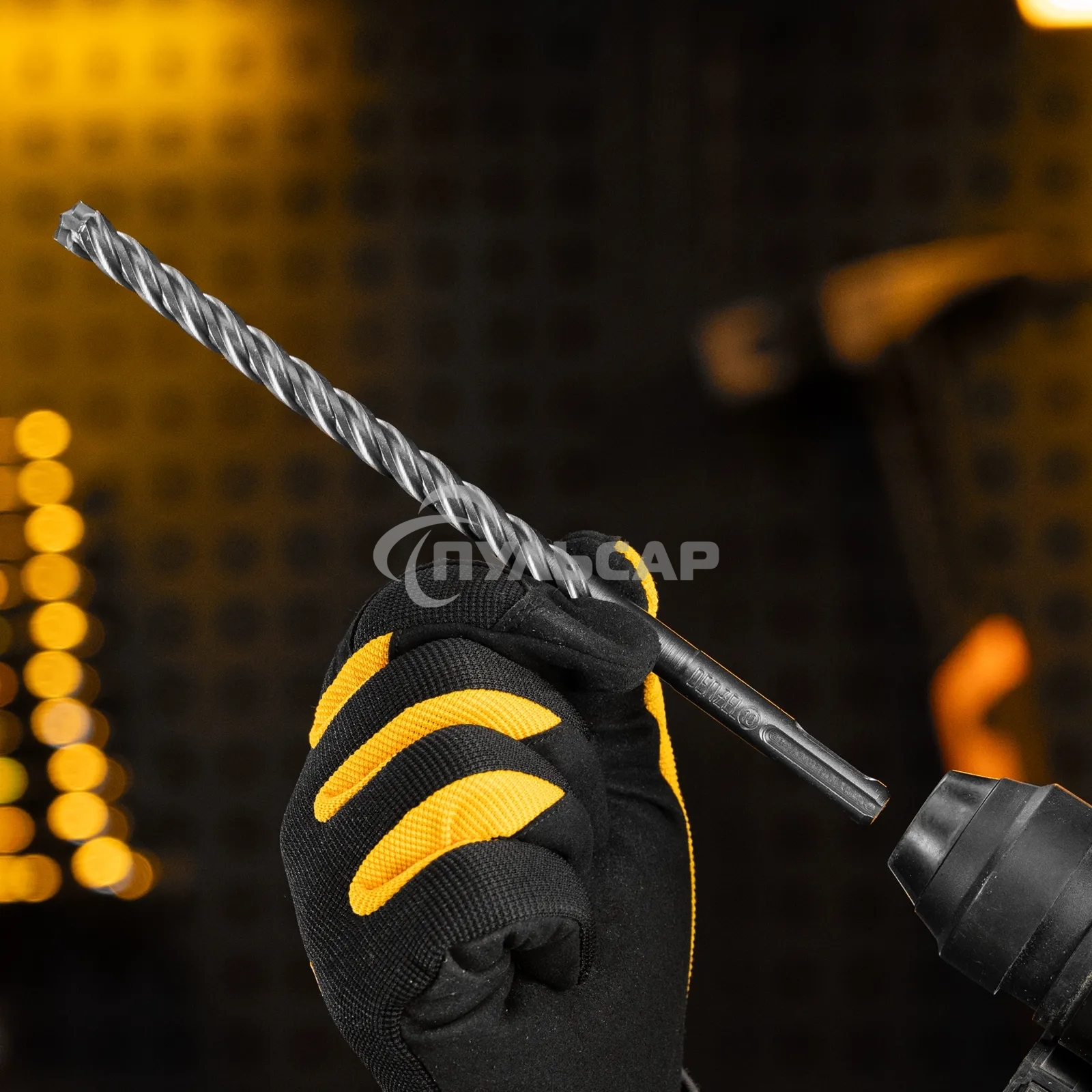 Бур по бетону Denzel цельная крестовая пластина, 10x215 мм, SDS PLUS