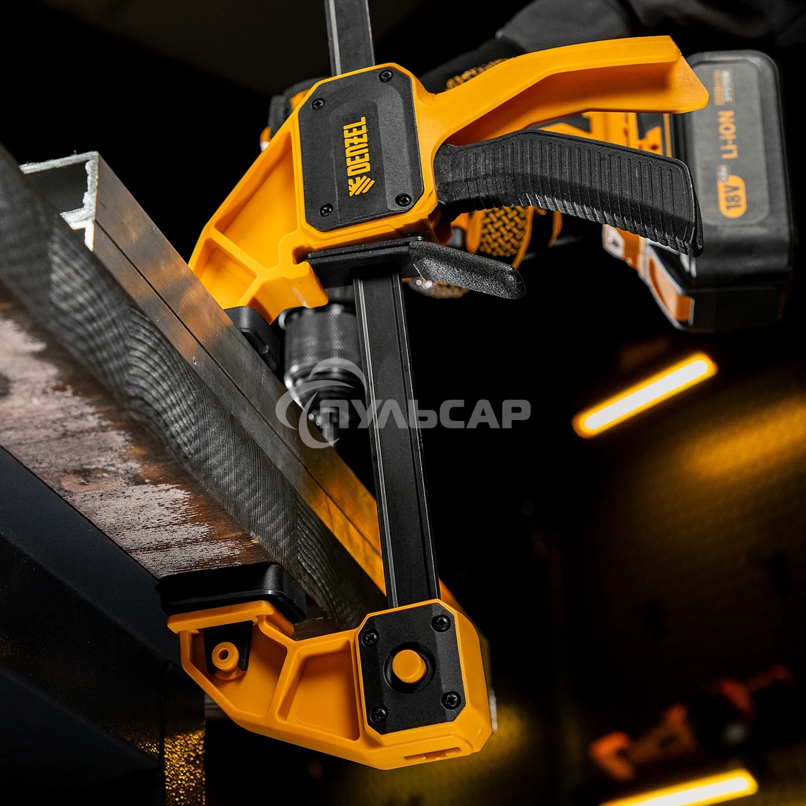 Струбцина Denzel F-образная, быстрозажимная, 300 х 80 мм, усиленный нейлоновый корпус