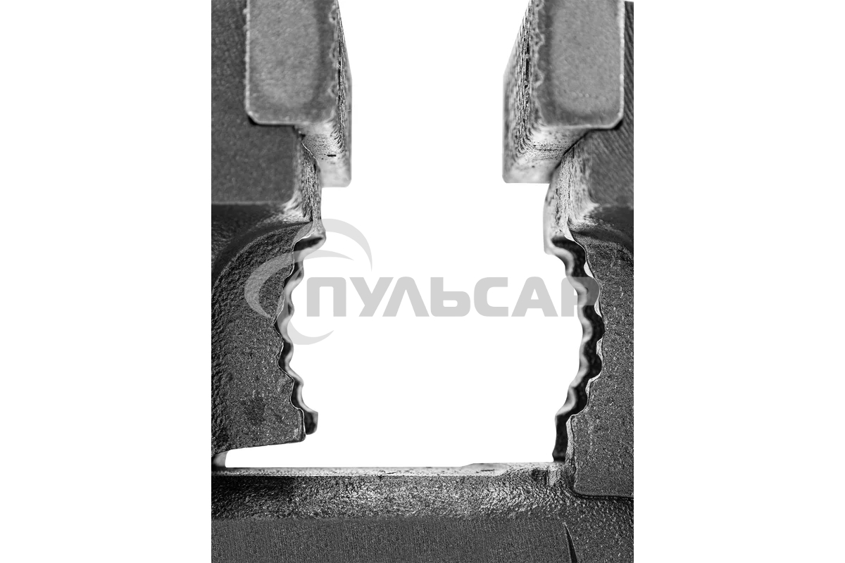 Тиски слесарные Denzel BVH-125, 125 мм, поворотные, стальная направляющая, с наковальней