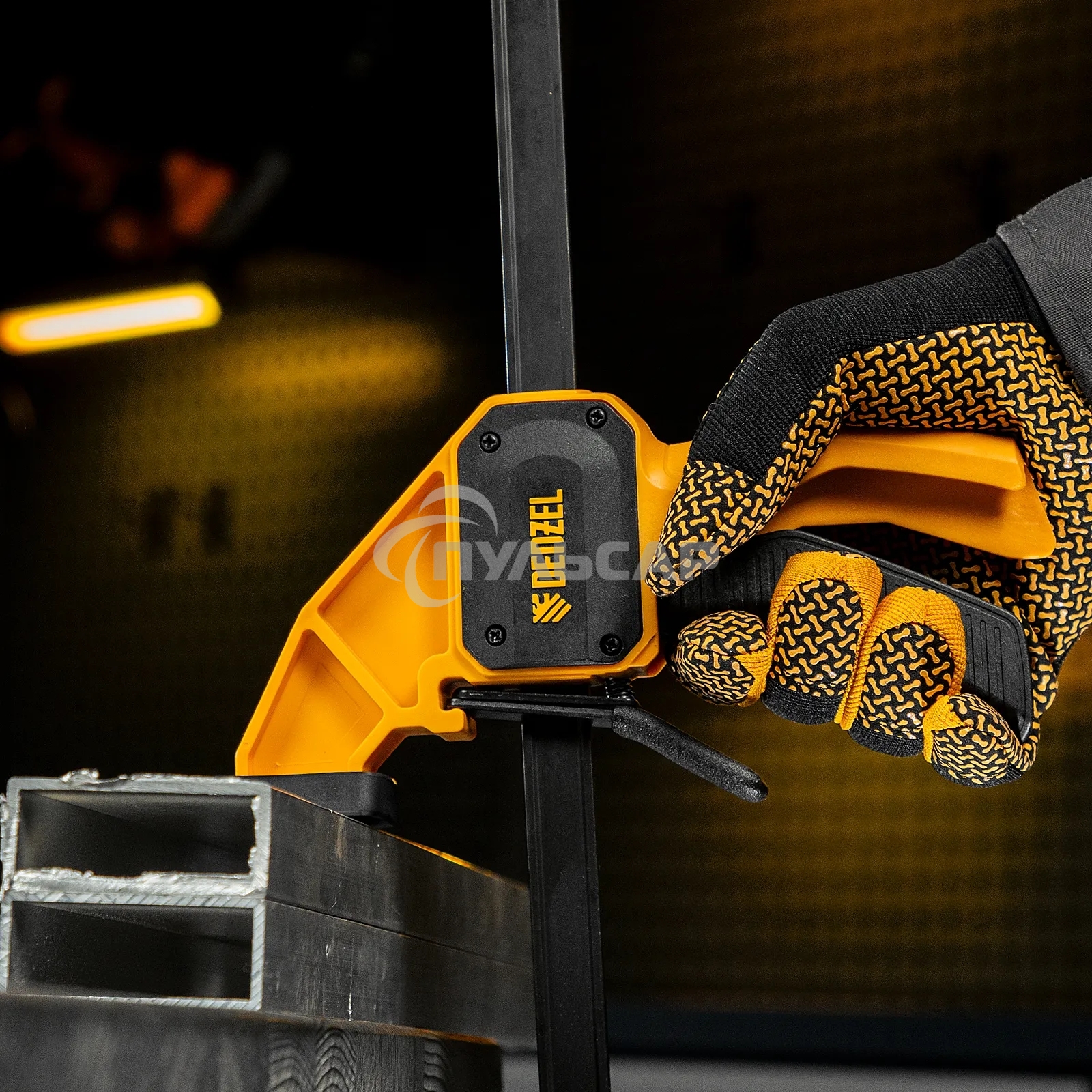 Струбцина Denzel F-образная, быстрозажимная, 300 х 80 мм, усиленный нейлоновый корпус