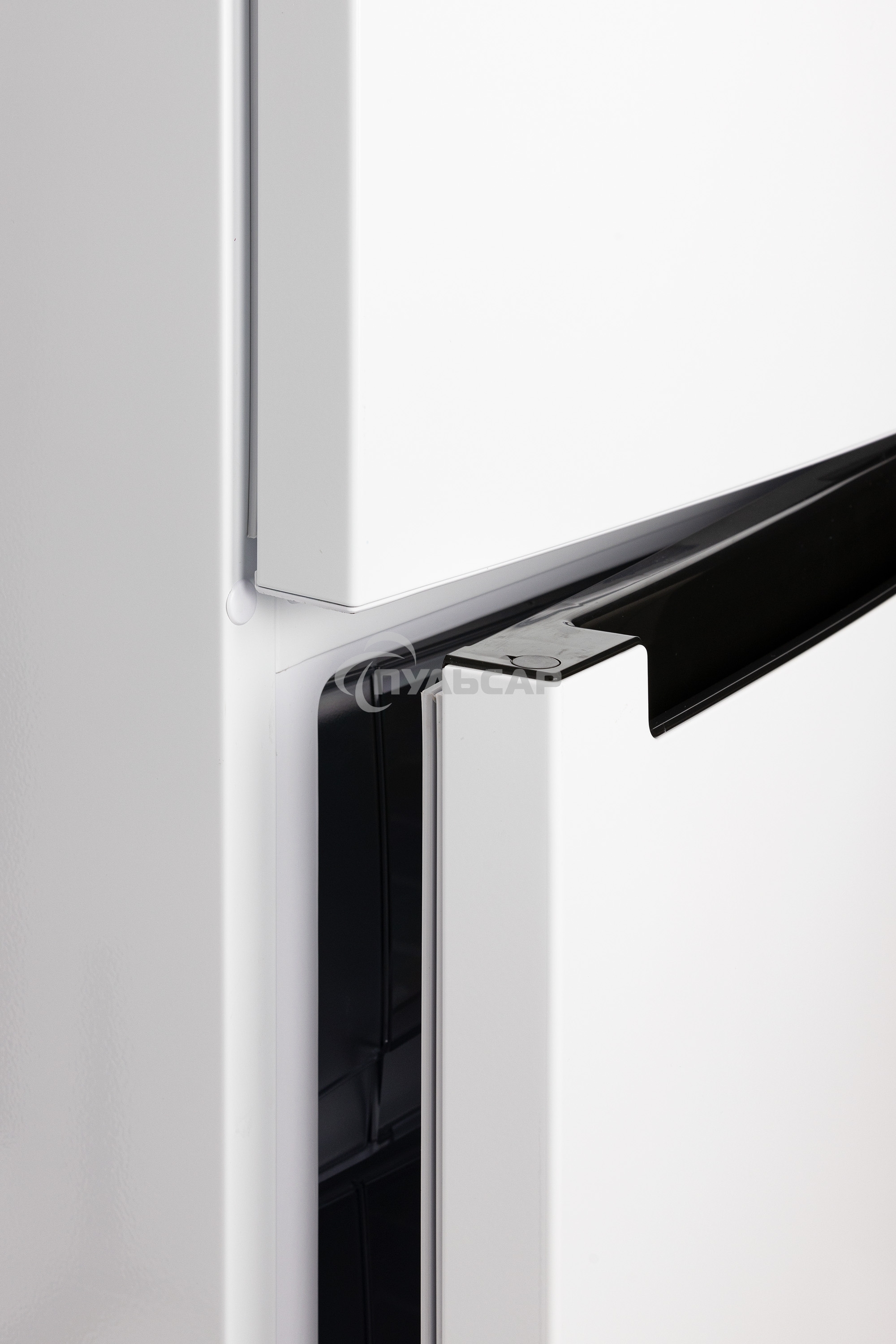 Холодильник Nordfrost NRB 134 W белый двухкамерный 238/100л морозилка снизу, капельная система