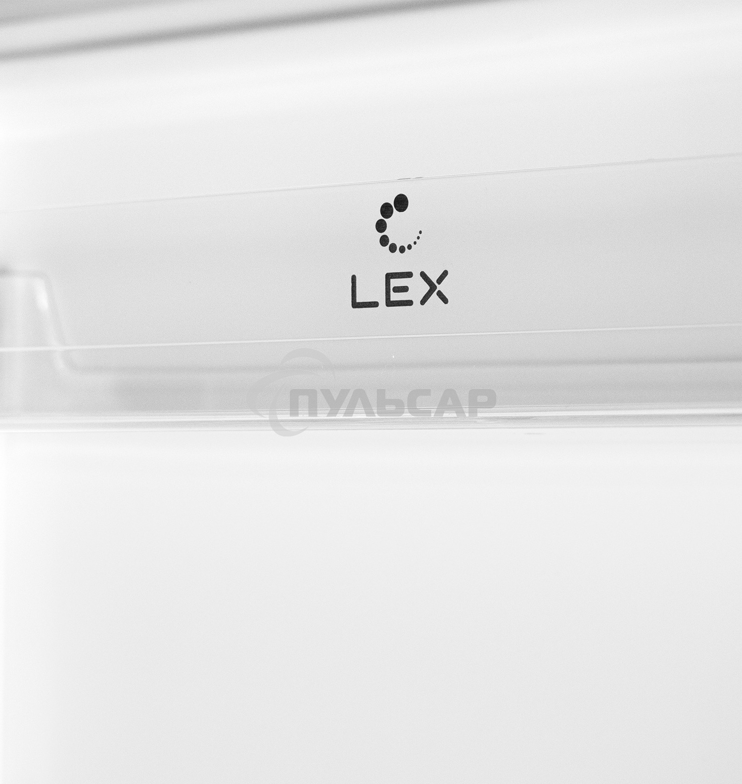 Морозильный шкаф LEX FBI 101 DF встраиваемый