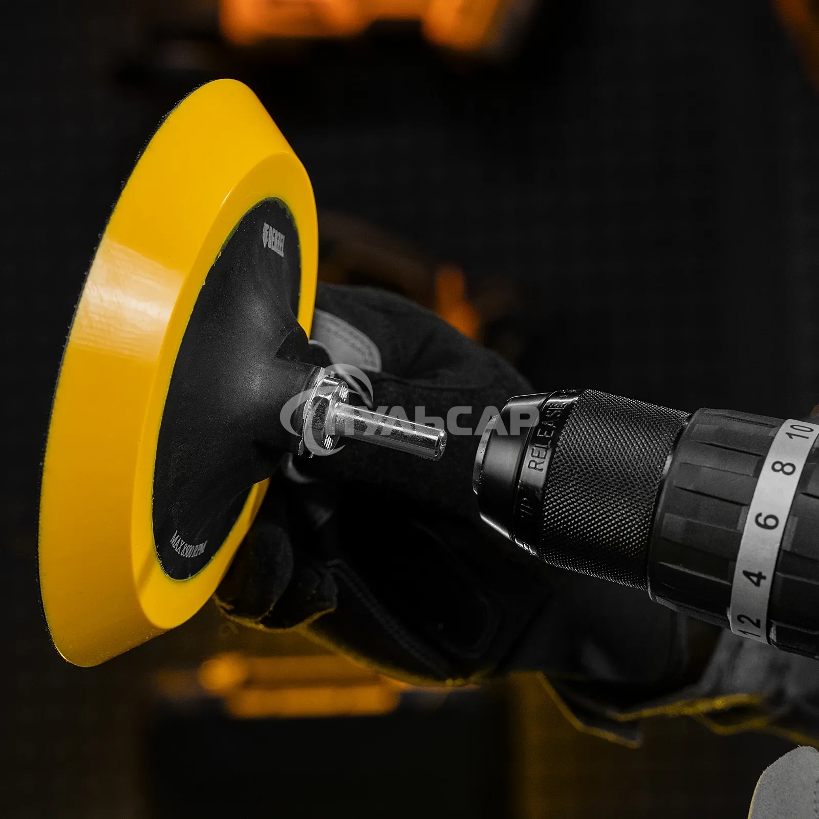 Тарелка опорная Denzel для дрели и УШМ с липучкой, 150 мм, мягкая, с адаптером c М14 на d8