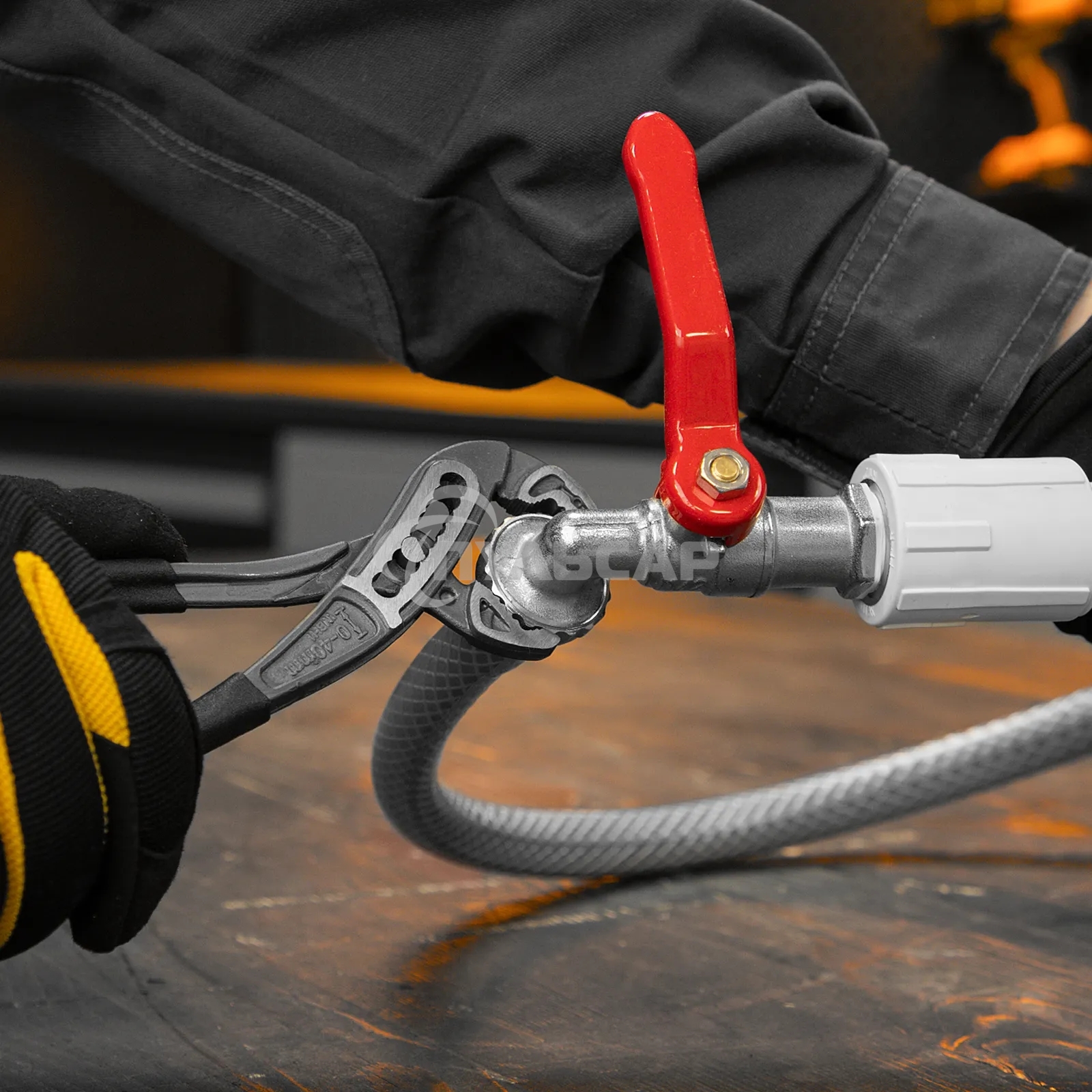 Клещи переставные Denzel обливные рукоятки, 180 мм