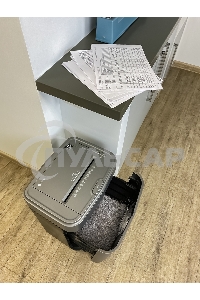 Шредер Heleos АП23-5 серый/серебристый с автоподачей (секр.P-5) фрагменты 145лист. 23лтр. скрепки скобы пл.карты