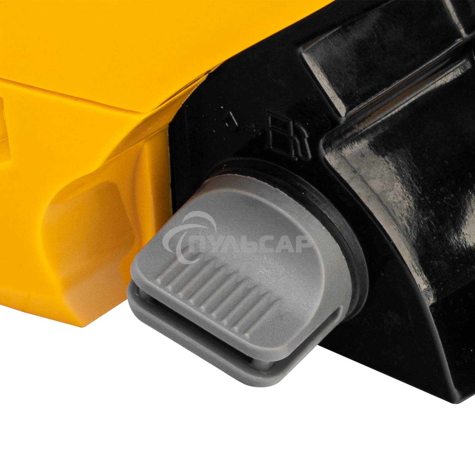 Пила цепная бензиновая DGS-4516, шина 40 см, 45см3, 3,0 л.с., шаг 3/8, паз 1,3 мм, 57 зв Denzel