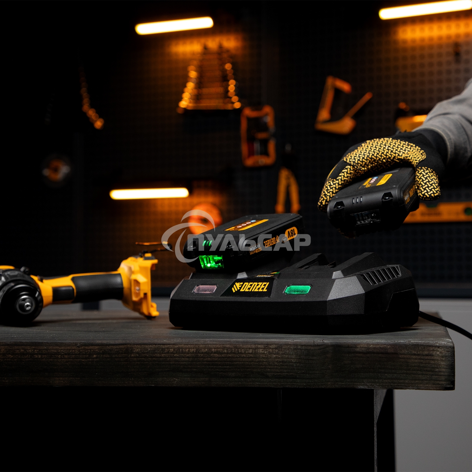 Устройство зарядное для аккумуляторов IBC-18-3.0-2, Li-Ion, 18В, 3,0 А, для двух батарей Denzel