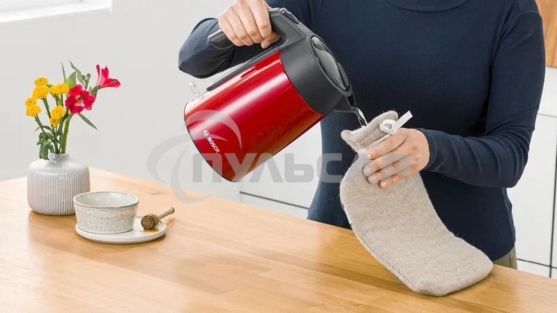 Чайник электрический Bosch TWK7L464, 1.7л, 2400 Вт., нерж.сталь, покрытая эмалью, красный,шкала уровня воды