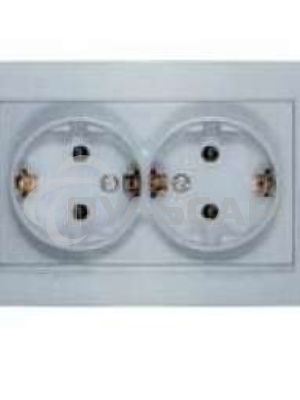 Розетка 2-м СП Бриллиант с заземл. серебр. UNIVersal 7949780