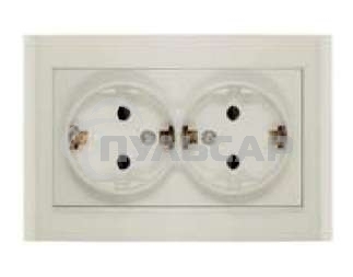Розетка 2-м СП Бриллиант защ. шторки с заземл. сл. кость UNIVersal 7948769
