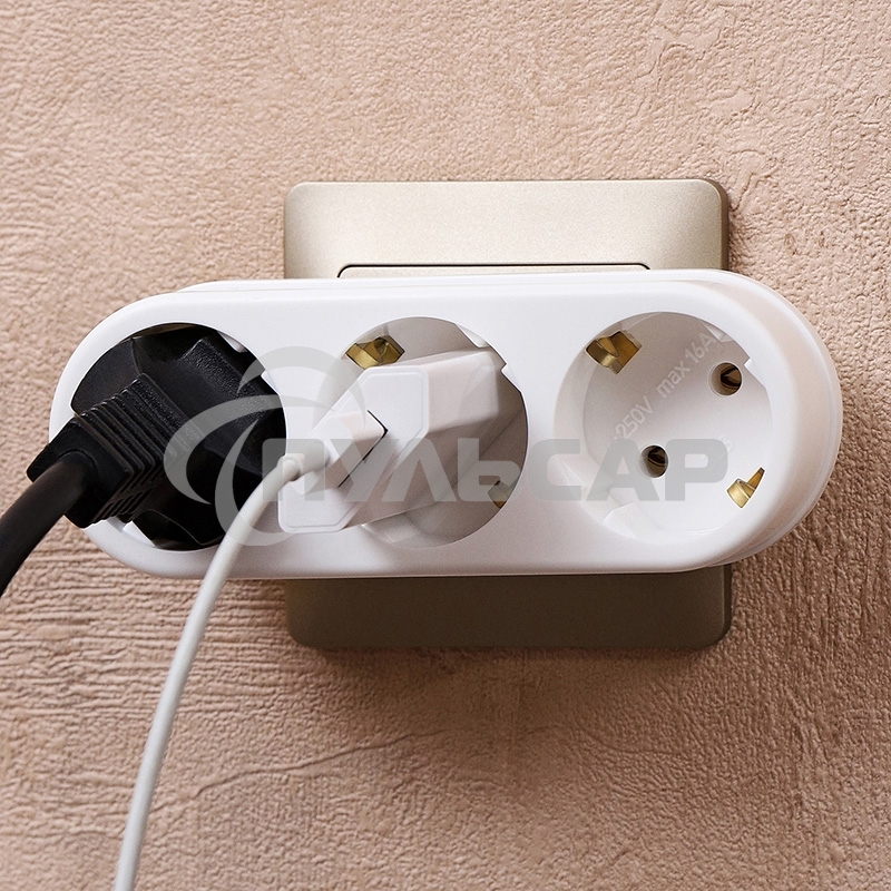 Тройник электрический линейный 6-10 А без заземления белый Rexant