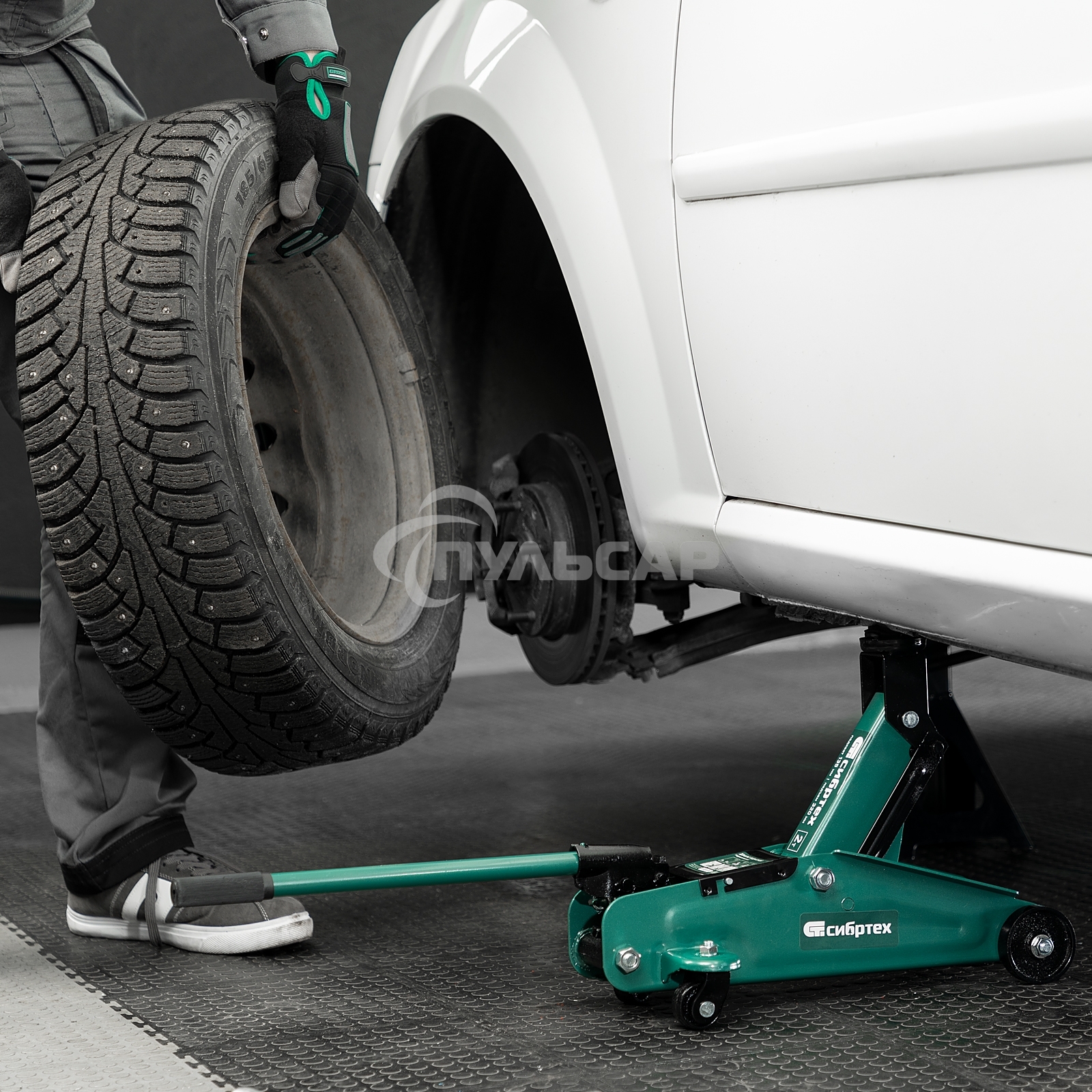 Домкрат гидравлический подкатной Сибртех2 т, 135-320мм