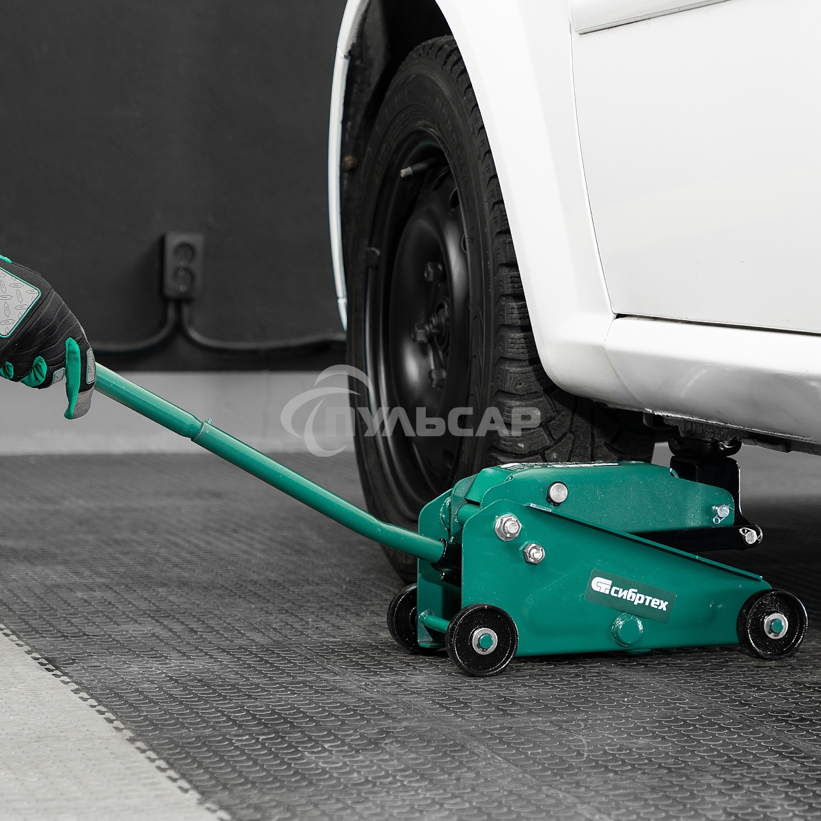 Домкрат гидравлический подкатной Сибртех 2,5 т, 148-387 мм, в пласт. кейсе