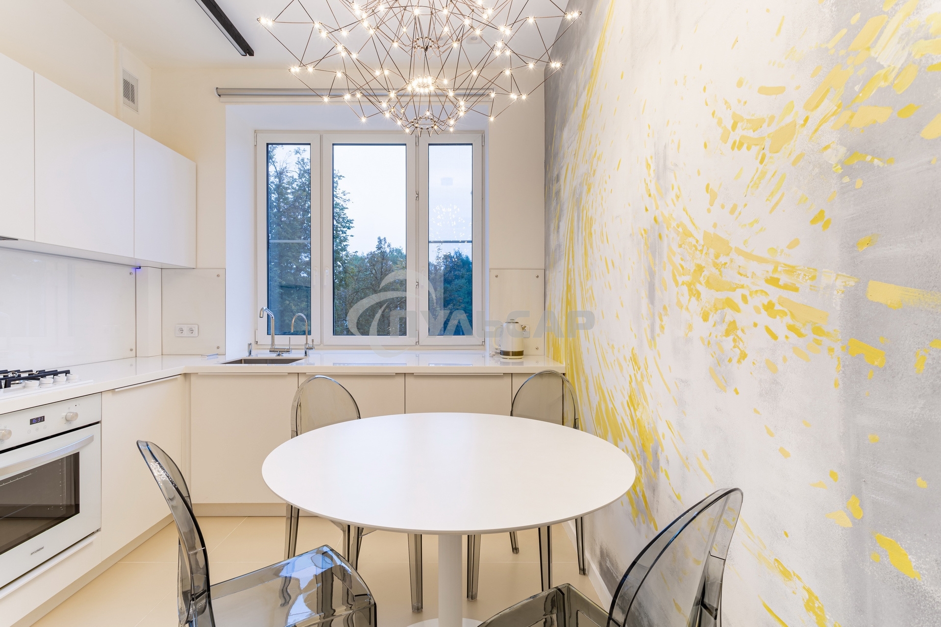 Чайник электрический Hyundai HYK-S4500 1.7л. 2200Вт жемчужный/золотистый (корпус: нержавеющая сталь/пластик)