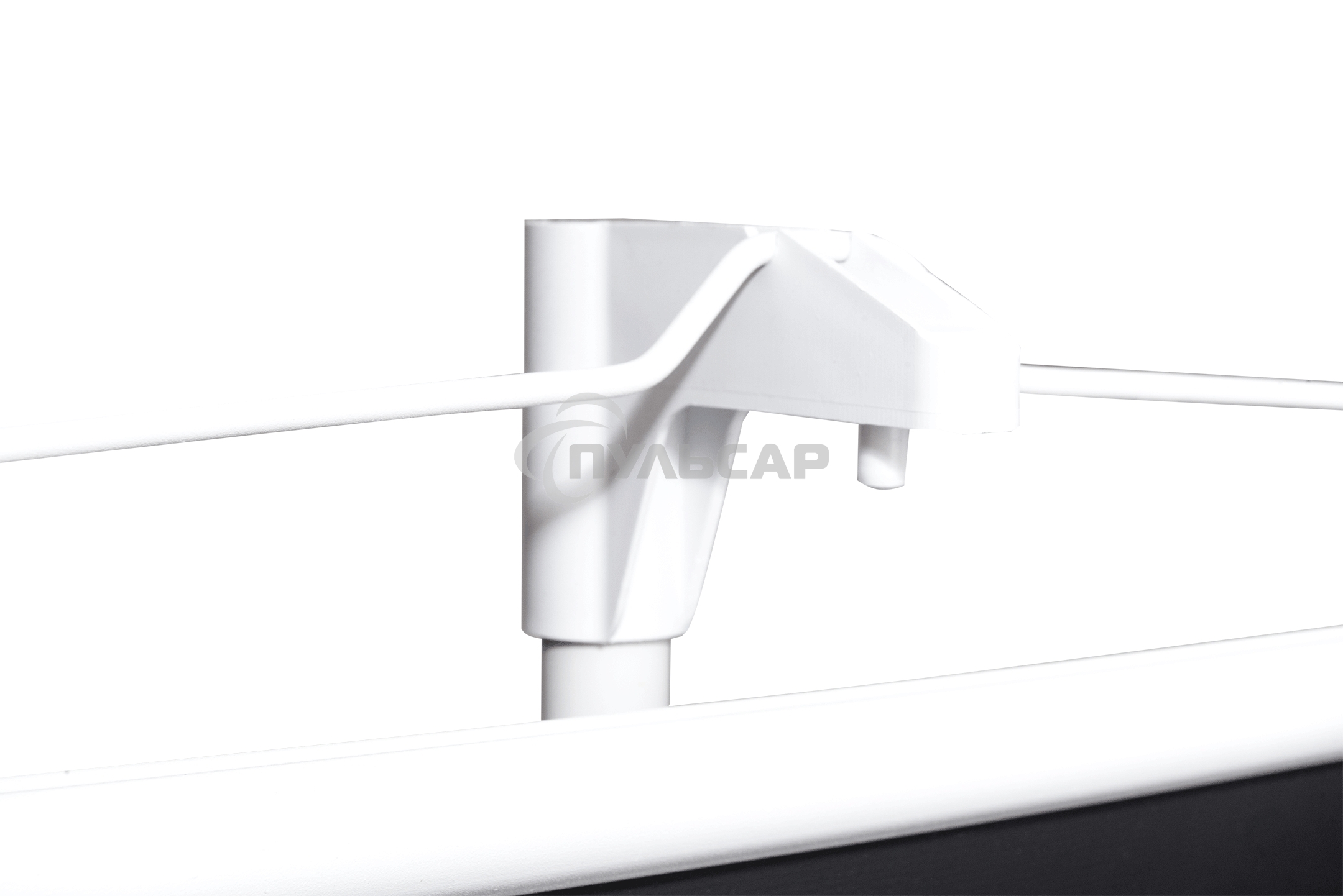 Экран 150x150см TriScreen 1:1 напольный рулонный белый84' Matt White (MW), черный корпус