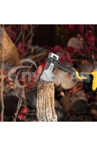 Топор цельнокованый Denzel 600 г, двухкомпонентная обрезиненная рукоятка