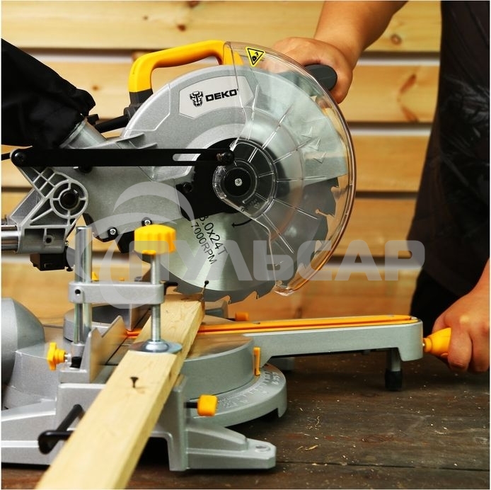 Торцовочная пила Deko DKMS2200-255 Laser 2200Вт 4500об/мин d=255мм