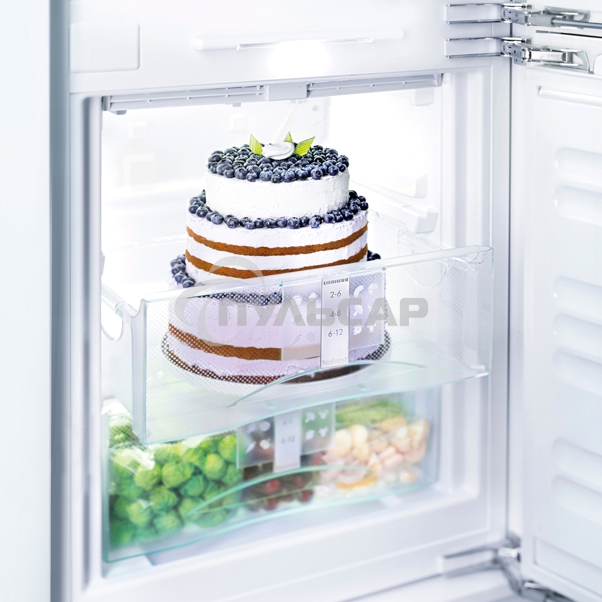 Холодильники Liebherr CUe 2831-26 001 белый двухкамерный 212/53л морозилка снизу