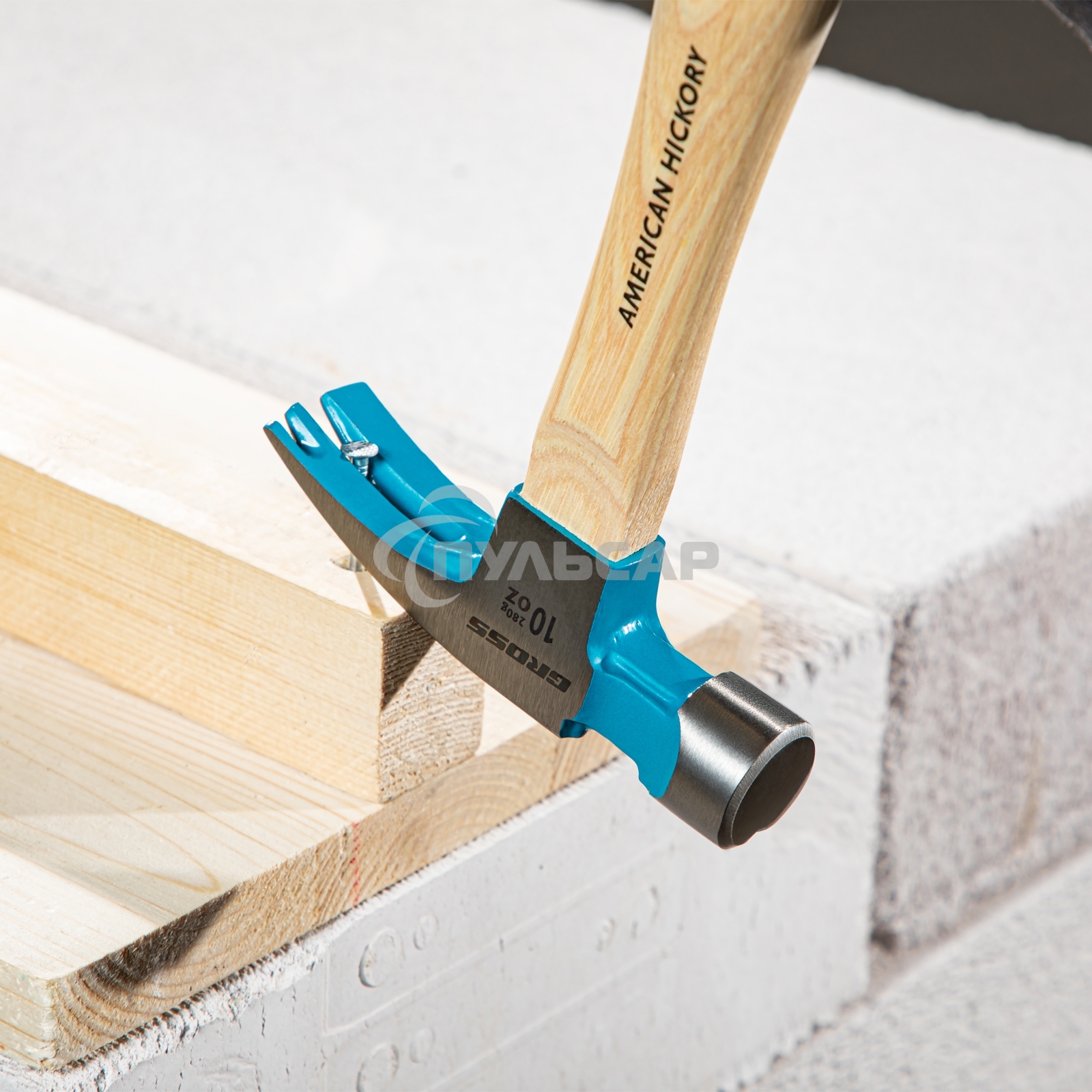 Молоток-гвоздодер,280 г, угол 75, магнит, обрезиненная рукоятка AMERICAN HICKORY GROSS