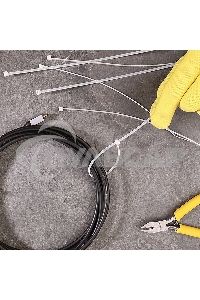 Хомут-стяжка кабельная нейлоновая Rexant 200 x2,5 мм, белая, упаковка 100 шт.