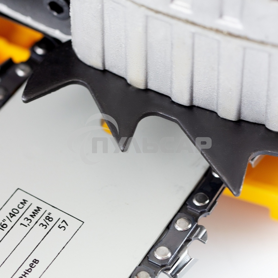 Пила цепная бензиновая Denzel DGS-5218, шина 45 см, 52см3, 3,5 л.с., шаг 0,325, паз 1,5 мм,