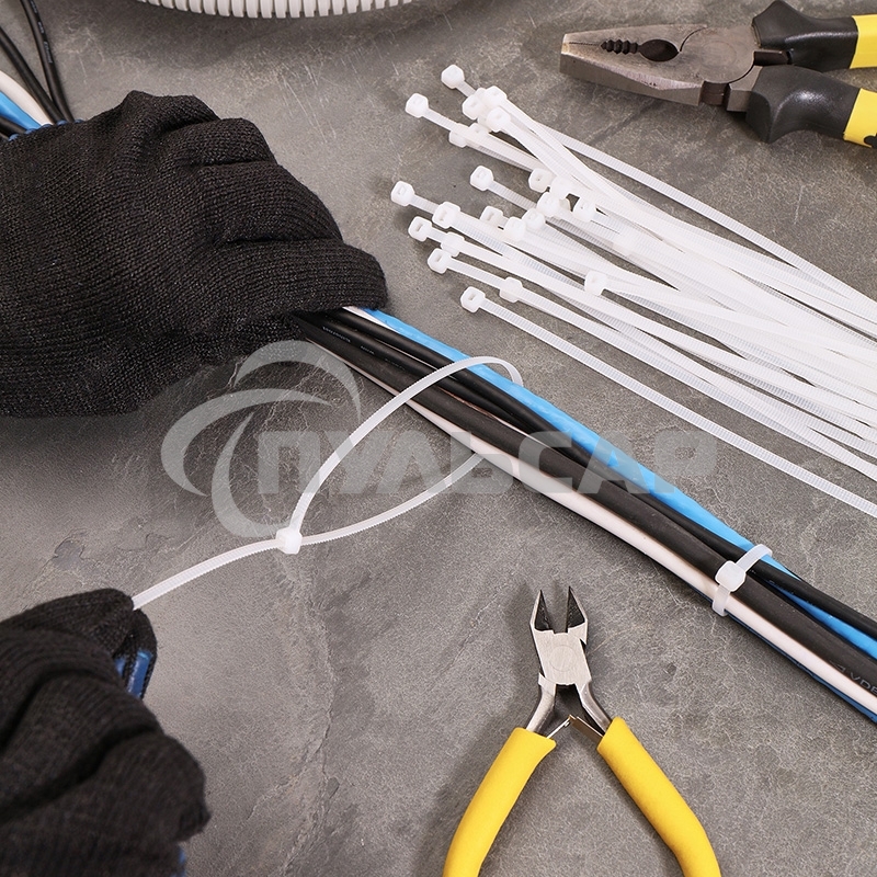 Хомут-стяжкa нейлоновая с тройным замком Rexant 300x3,6 мм, белая, упаковка 100 шт.