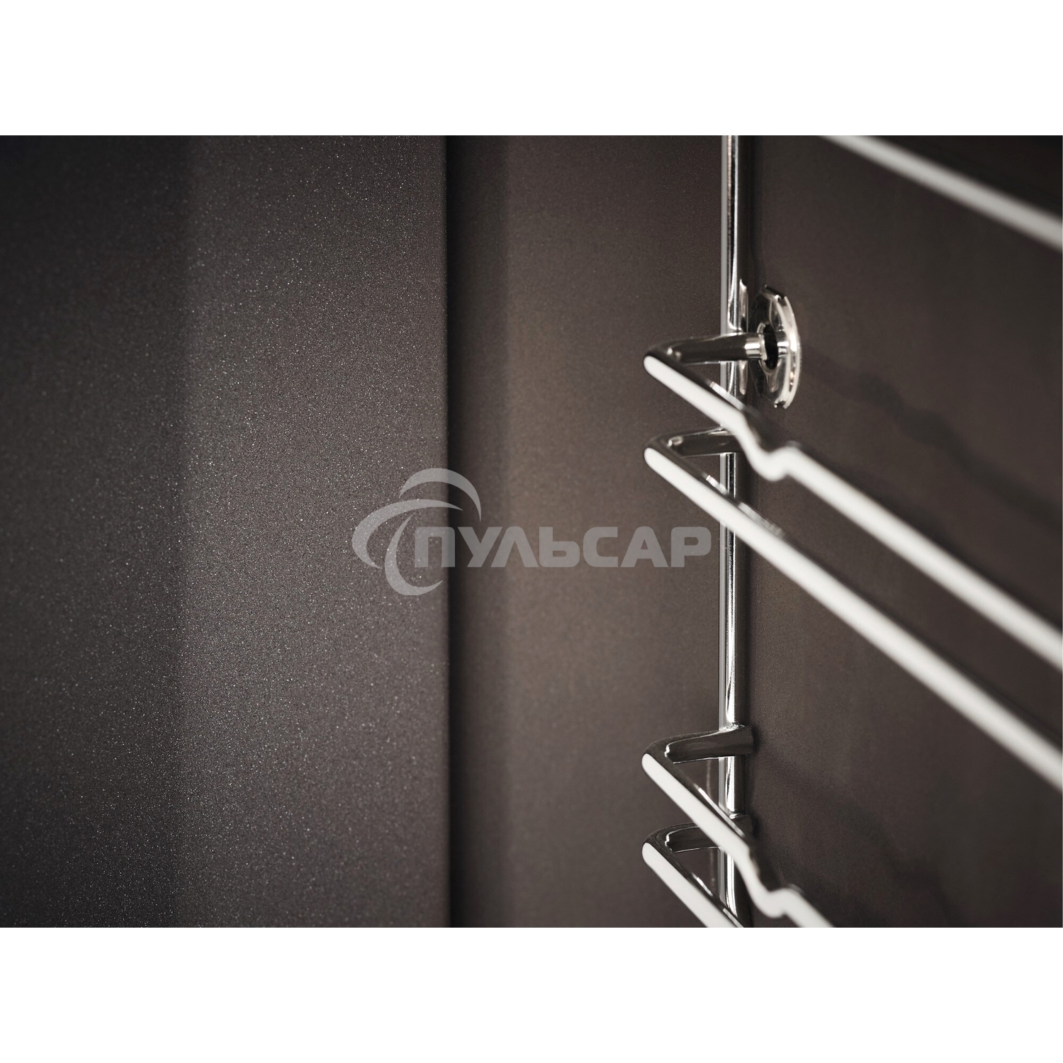 Электрический духовой шкаф Electrolux с кольцевым нагревательным элементом SurroundCook, основной цвет - нержавеющая сталь c Anti Finger Print, утапливаемые переключатели, таймер отключения, отложенный старт, будильник, хромированные направляющие из нержа